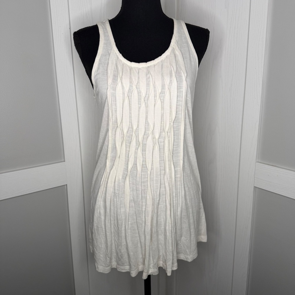 Elle Tank Top Womens Small White Pleated Pintuck Stretch Slub Knit Scoop Neck